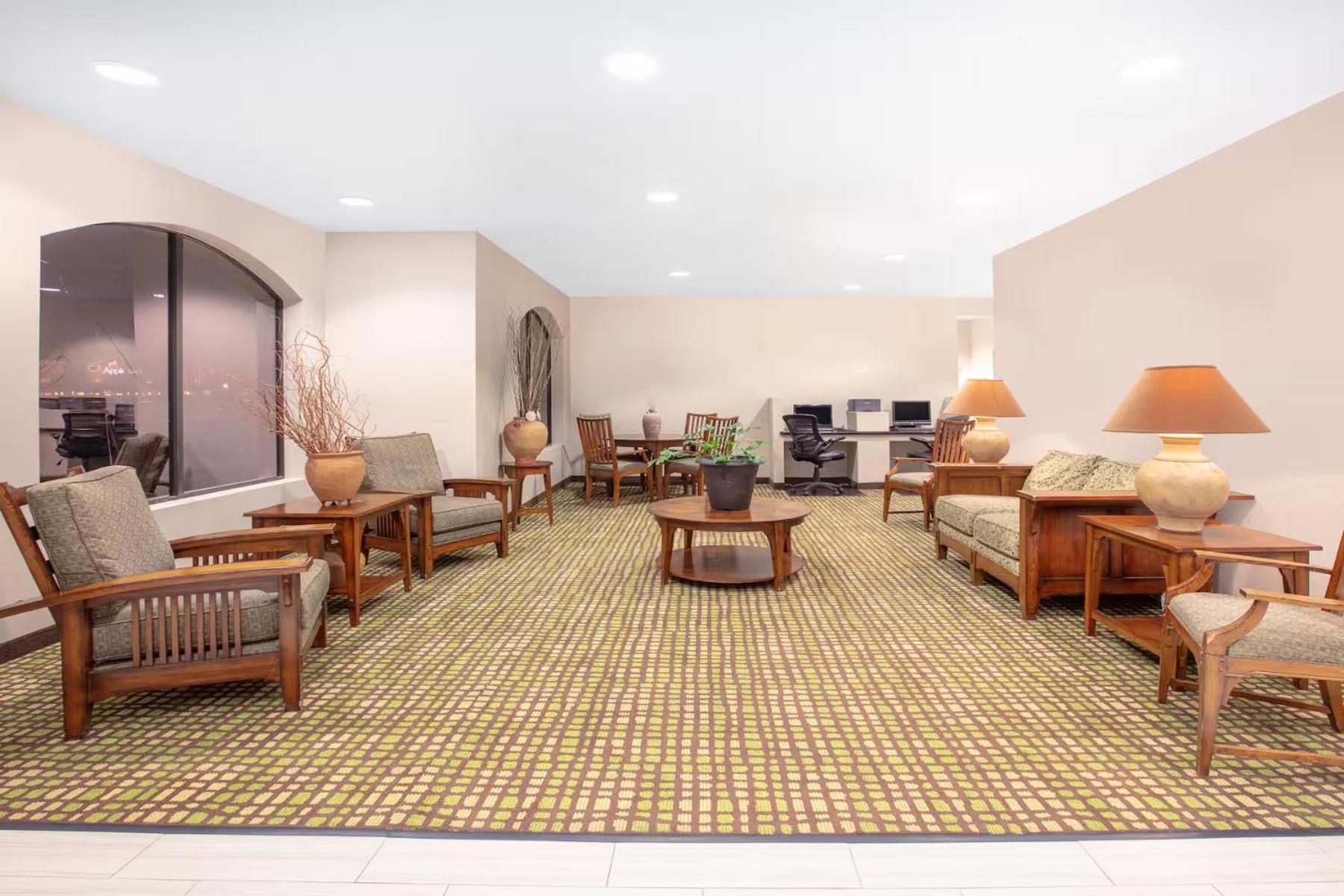 Cash Rewards Inn & Suites Roswell Exterior photo